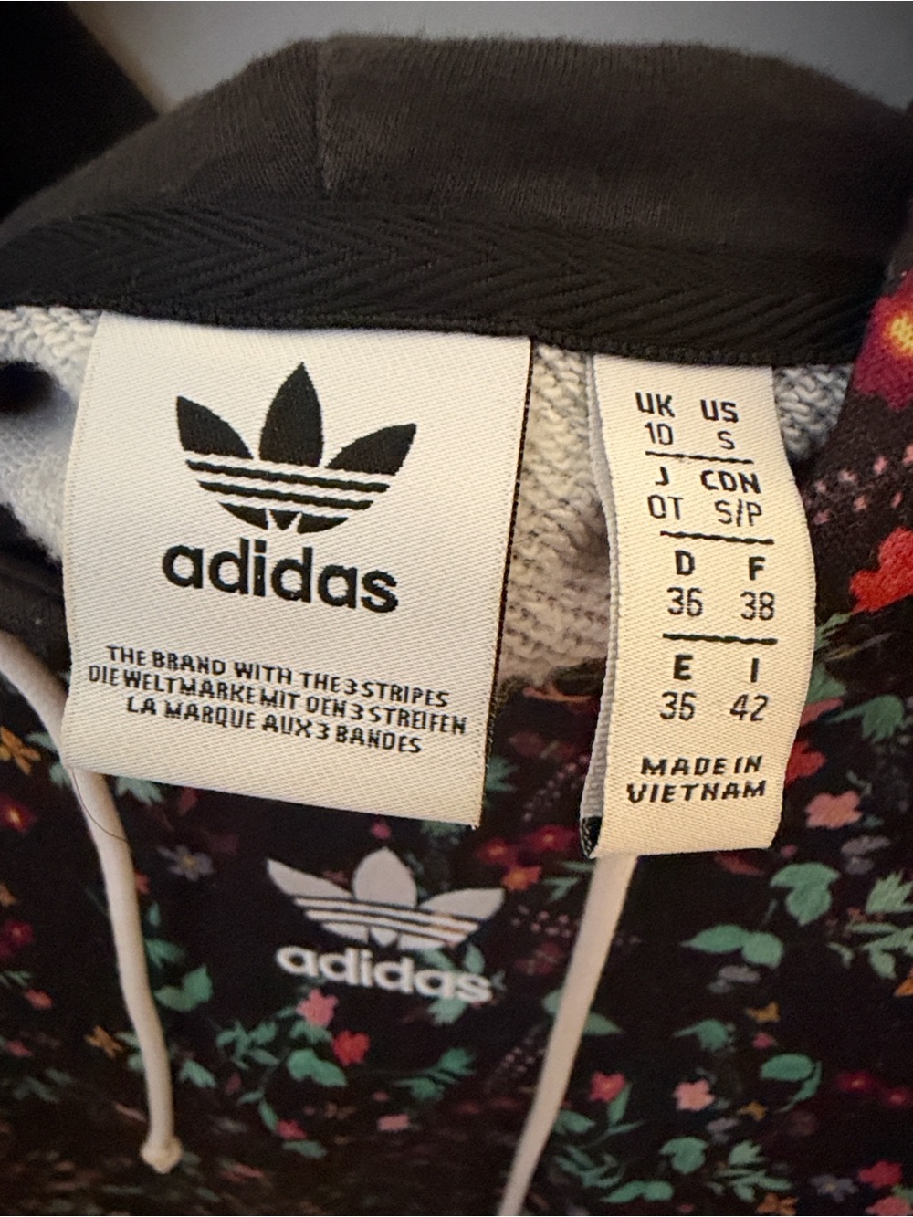adidas Super Star Women’s Black Floral Cropped Hoodie Sweater size small - Picture 4 of 4